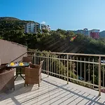 Kvin2 Apartments